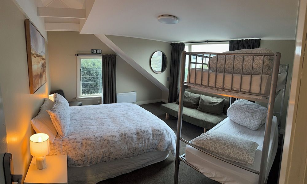 Manor on the Park Backpackers Family Room 4