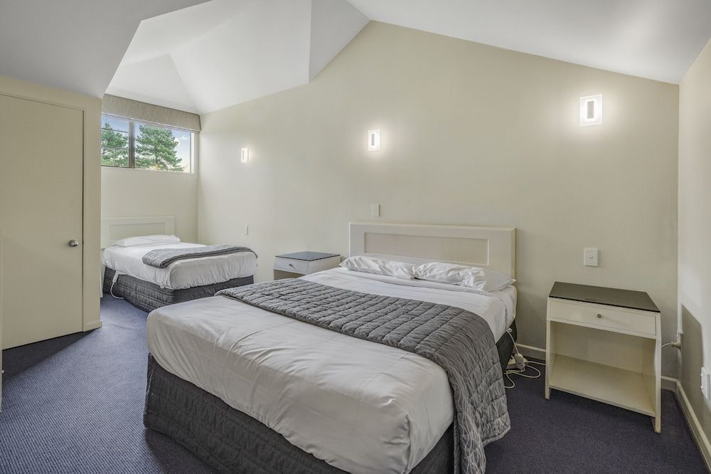 Capital Lodge Motor Inn Family Room - O 3