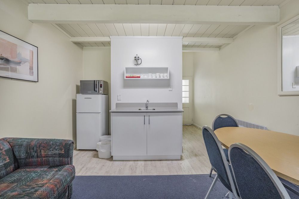 Capital Lodge Motor Inn Family Room - O 7