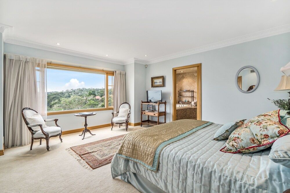 Luxury Suite, 1 King Bed, Bay View (Fantail Suite )