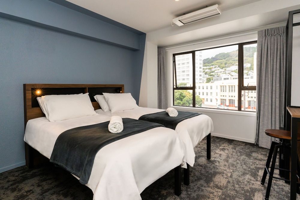 Haka House Wellington Twin Room Ensuite with Harbour view