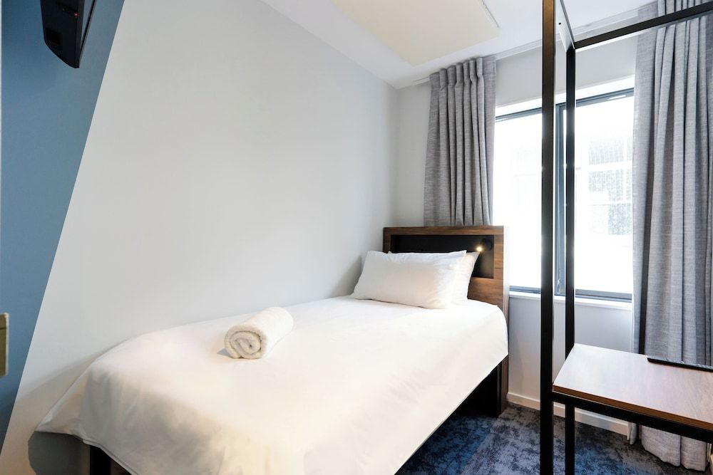 Haka House Wellington Bed in 6 Bed Dorm - Ensuite 4