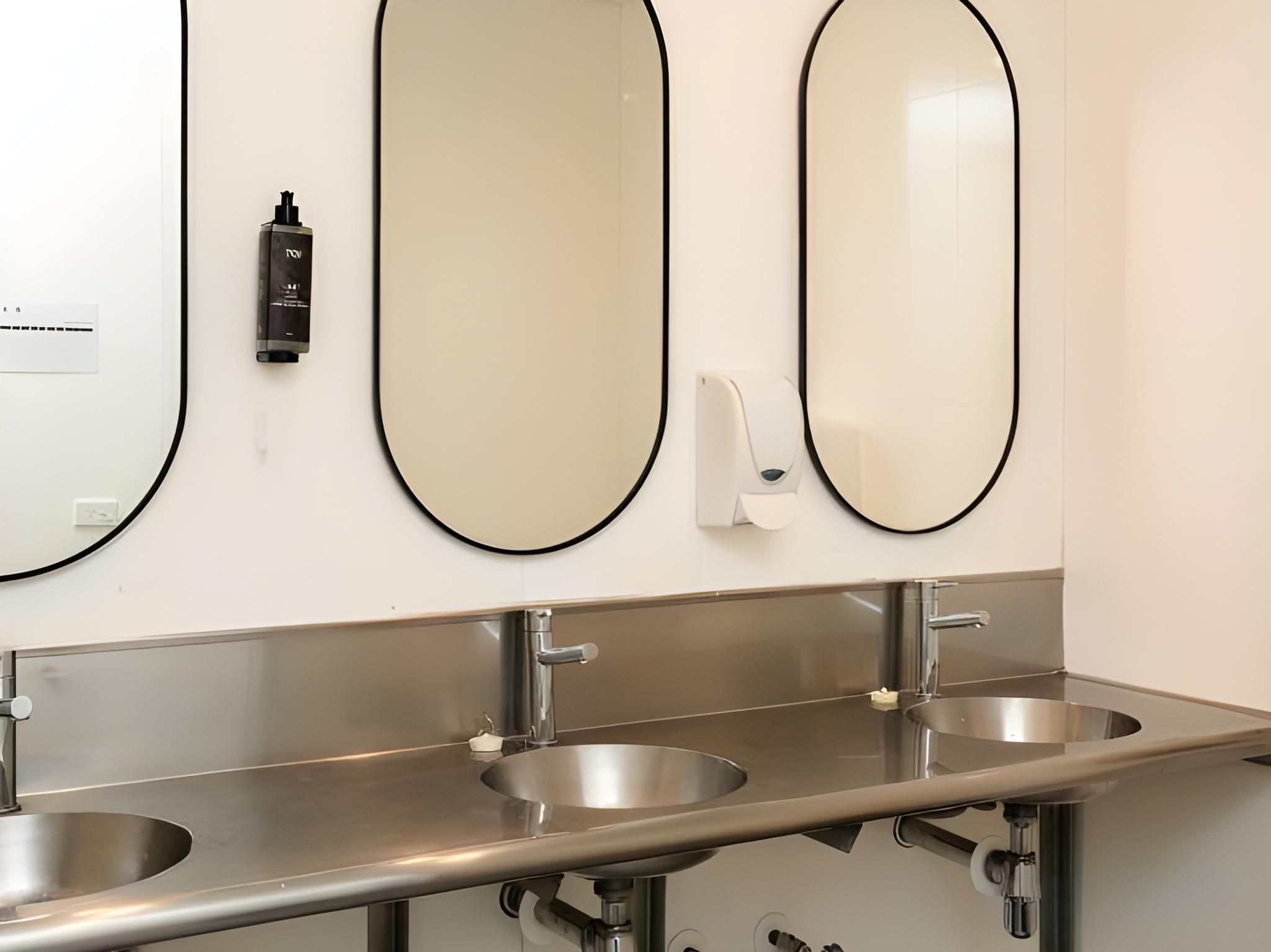 Single Room with Shared Bathroom