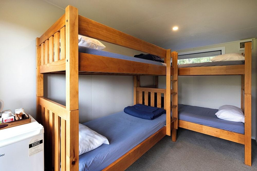 Punakaiki Beach Camp Quad room with Shared Bathroom 2