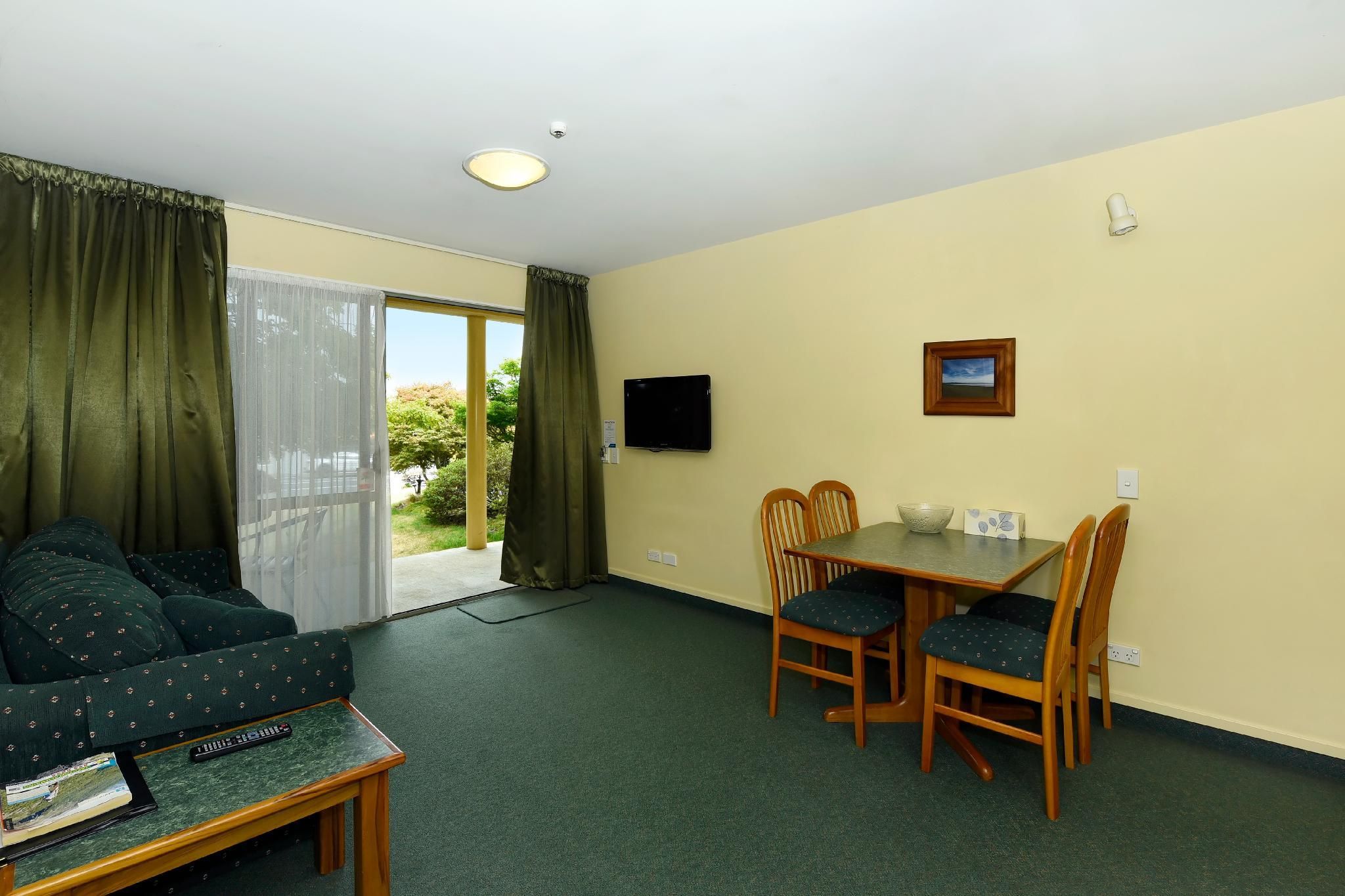 2 Bedroom