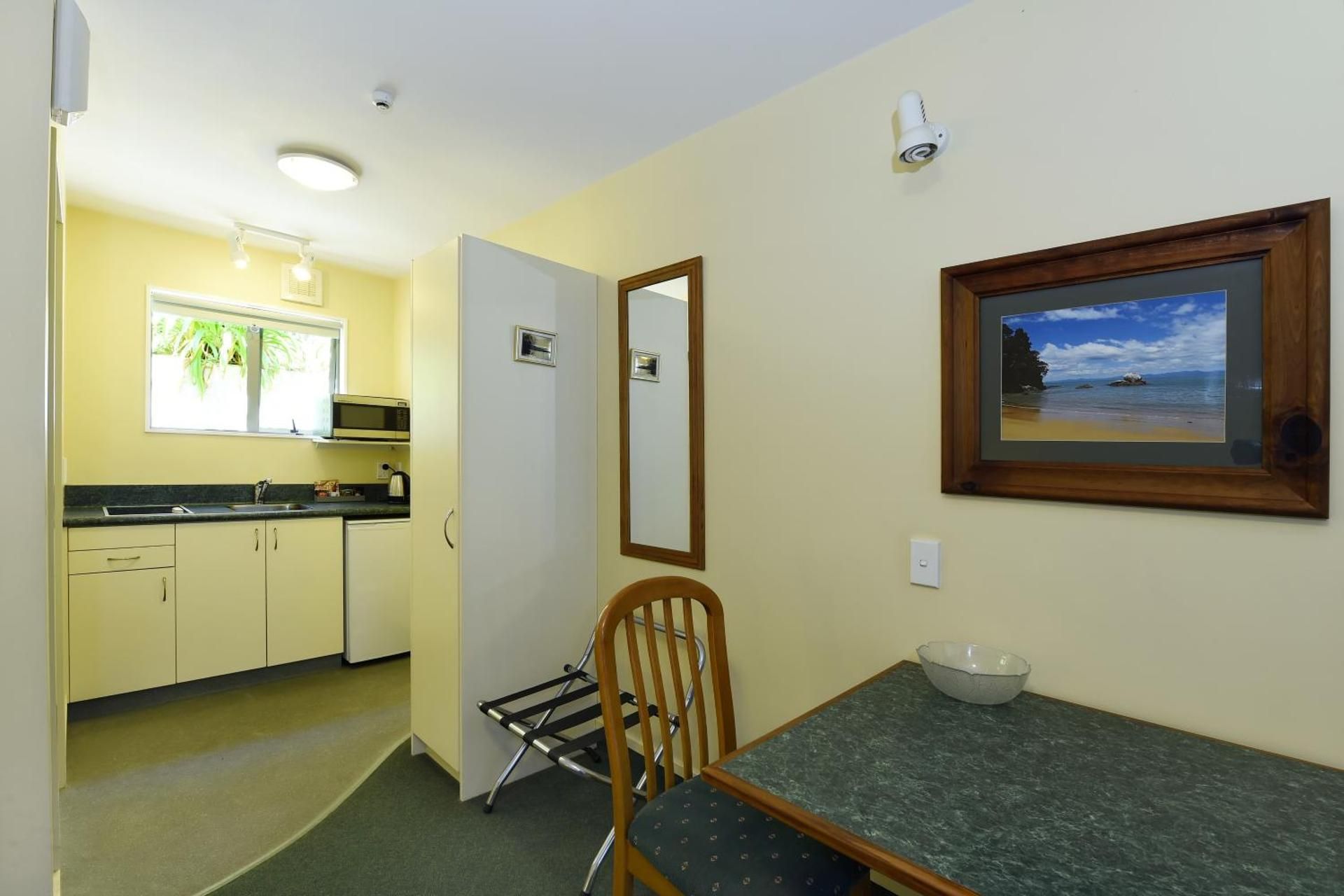 Abelia Motor Lodge Studio Apartment 3