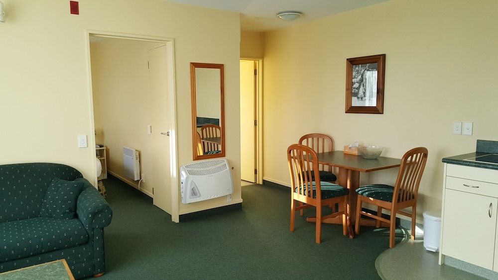 Abelia Motor Lodge Standard Suite, 1 Bedroom 11