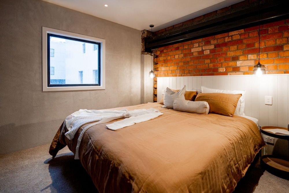 The Cobbler Hotel Double Room Single Use, 2 Bedrooms 3