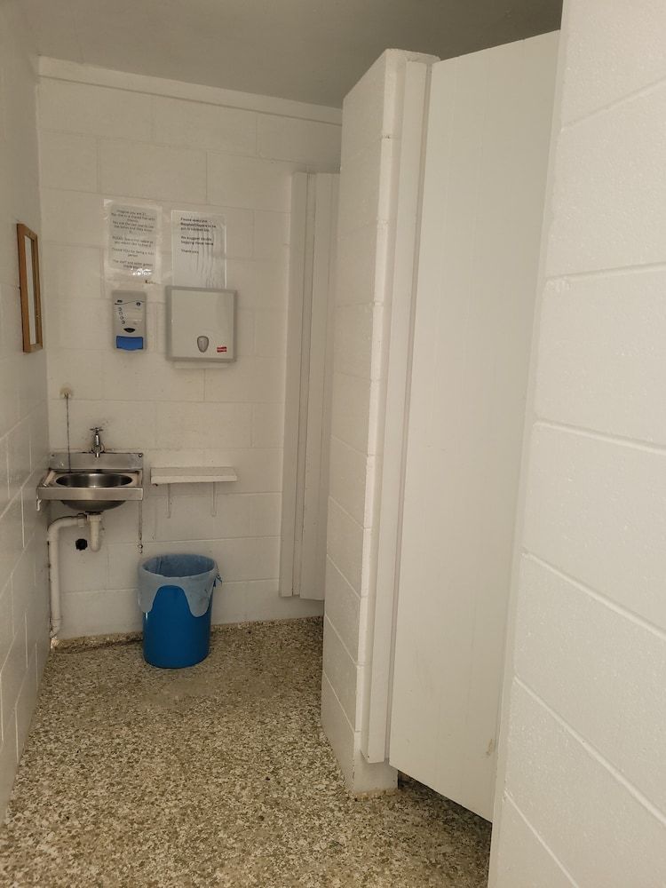 Dickson Holiday Park Economy Mobile Home 9