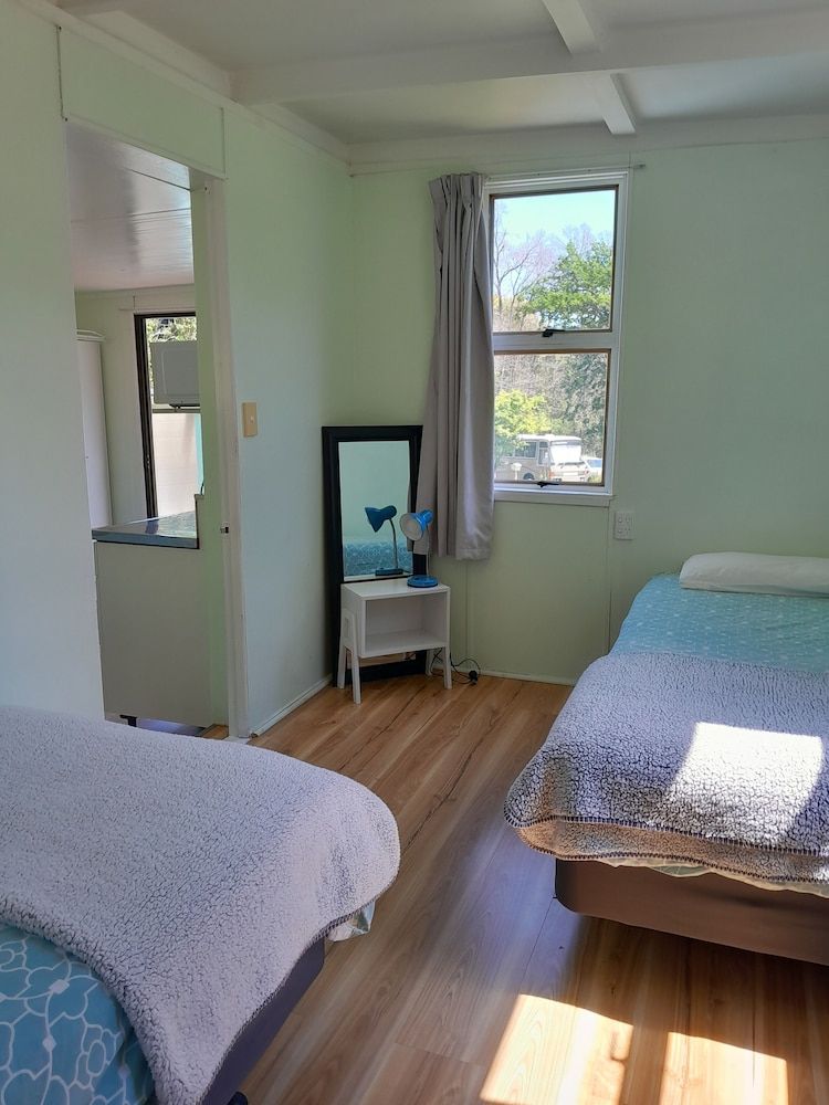 Dickson Holiday Park Family Cabin, 1 Bedroom 3