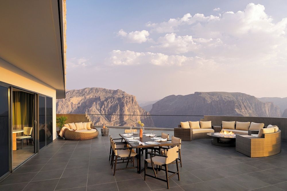 Hotel Indigo Jabal Akhdar Resort & Spa by IHG Suite, 2 Bedrooms, Fireplace (Canyon View, Terrace) 10