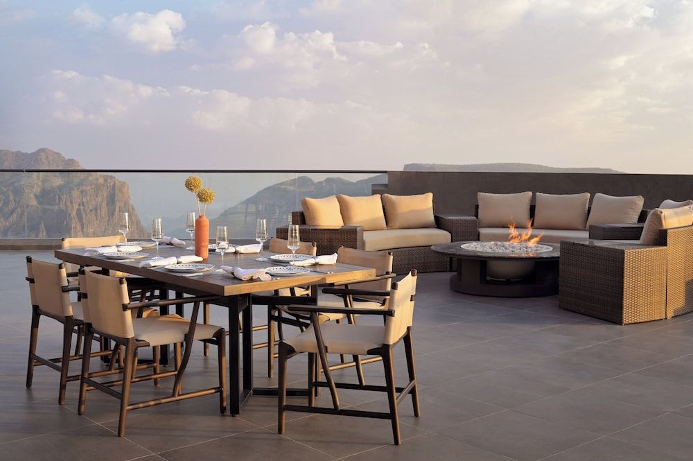Hotel Indigo Jabal Akhdar Resort & Spa by IHG Suite, 2 Bedrooms, Fireplace (Canyon View, Terrace) 3