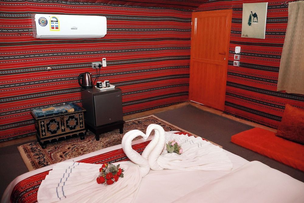 Sand Delight Tourism Camp Luxury Tent, Balcony, Desert View 3