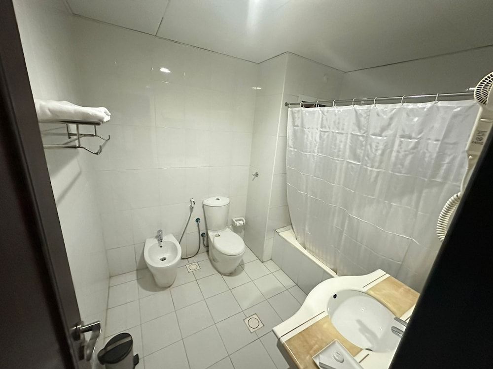 The Royal Garden Hotel Standard Twin Room, 1 Twin Bed, Non Smoking, Garden View 4