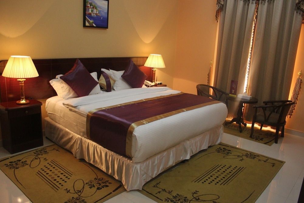 The Royal Garden Hotel Junior Suite 3