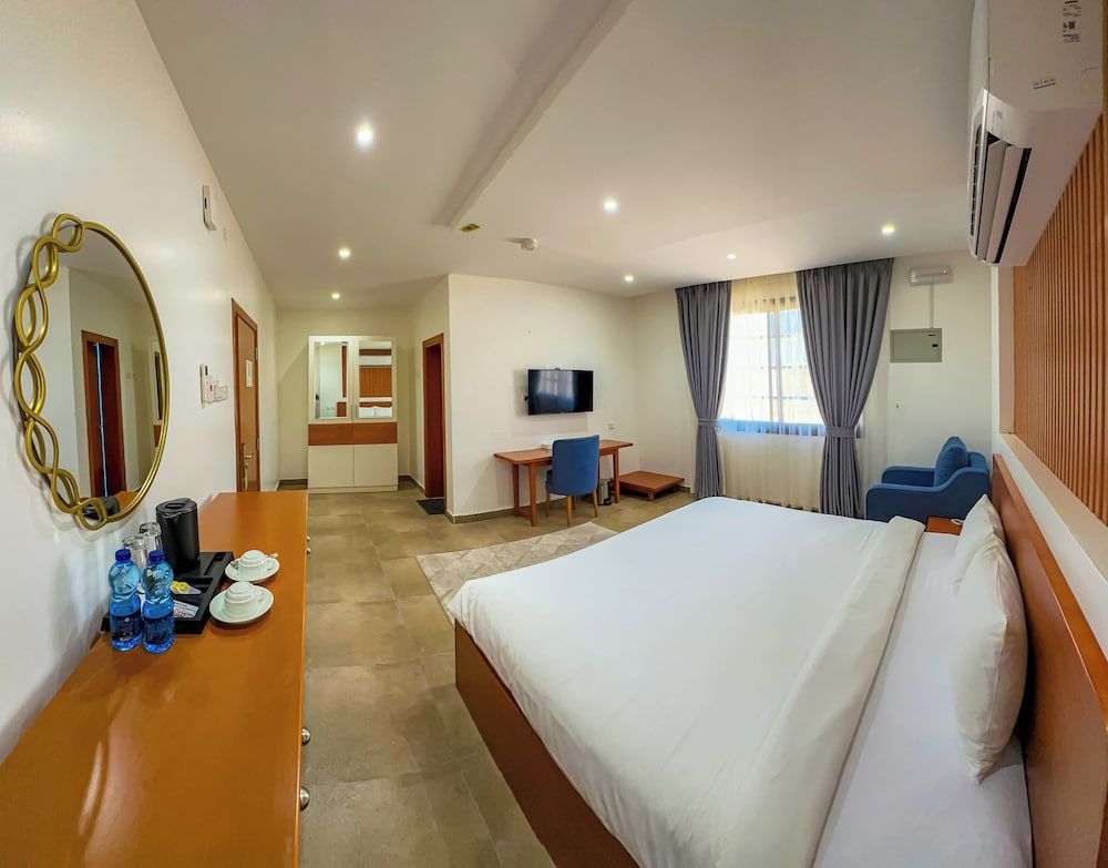 Express City Hotel Standard Double Room, Non Smoking 2