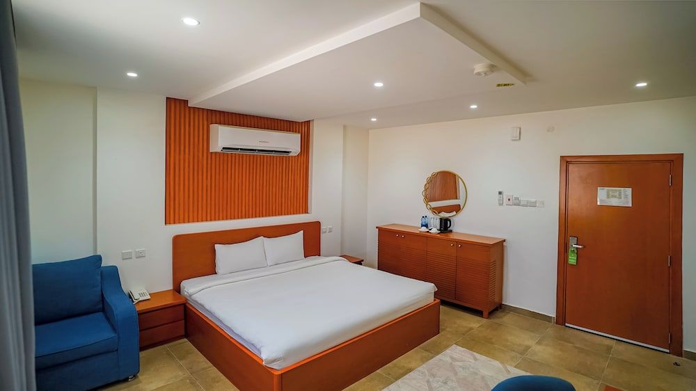 Express City Hotel Standard Double Room, Non Smoking 3