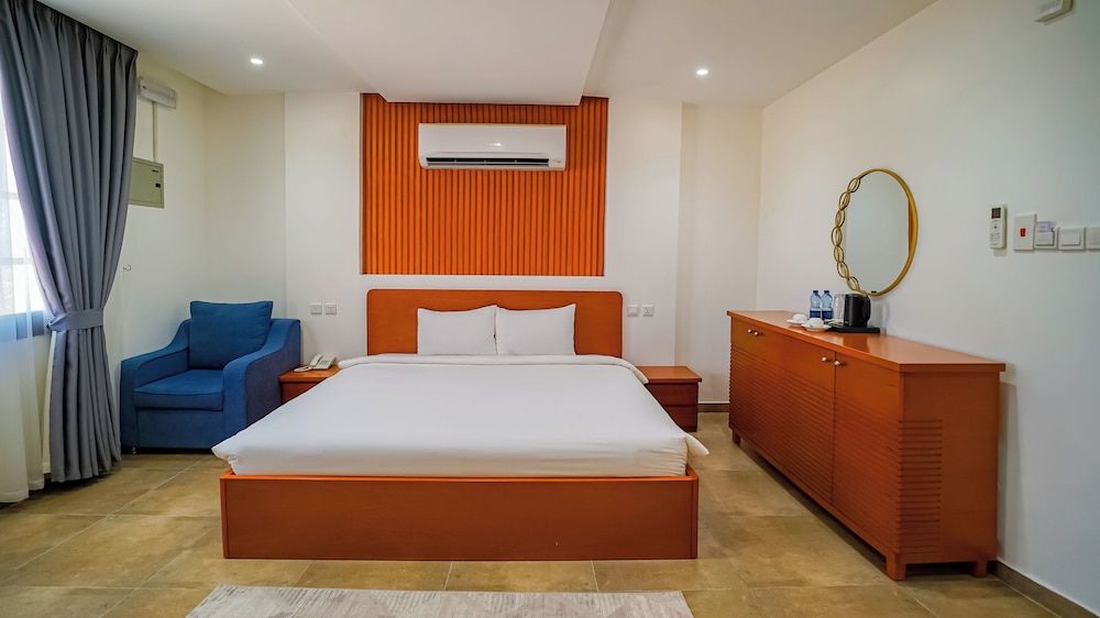 Express City Hotel Standard Double Room, Non Smoking 6