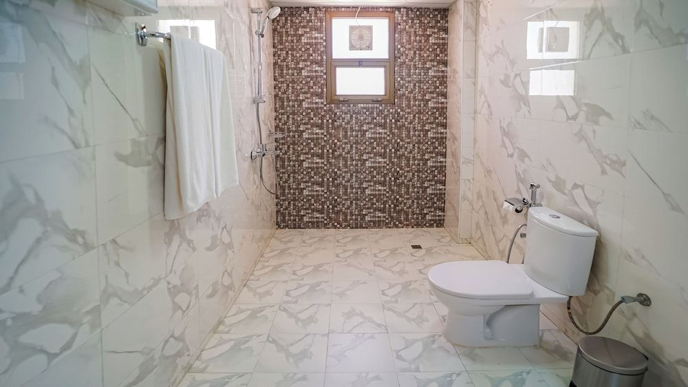 Express City Hotel Standard Twin Room, Non Smoking 10