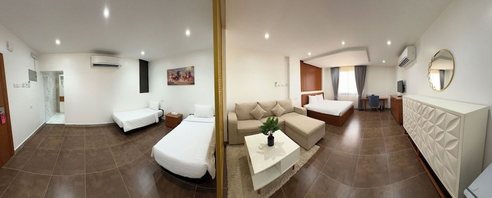 Express City Hotel Family Suite, Non Smoking 9