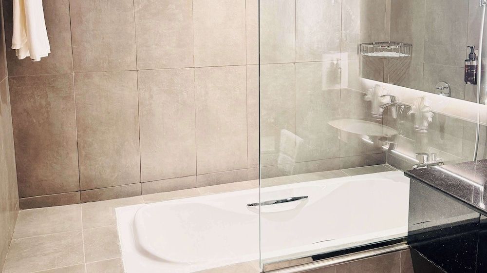 Kyriad Hotel Salalah Junior Suite, 1 King Bed 25