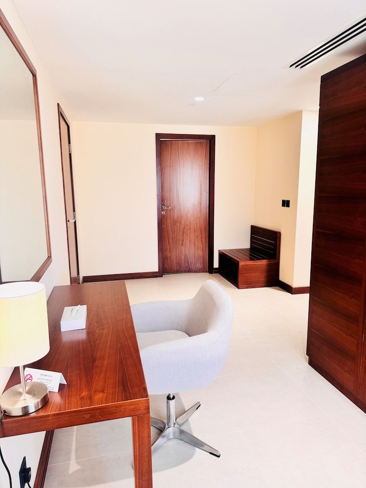 Kyriad Hotel Salalah Suite, 1 King Bed 3