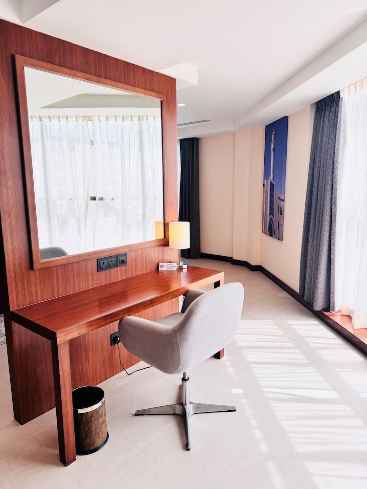 Kyriad Hotel Salalah Junior Suite, 1 King Bed 12