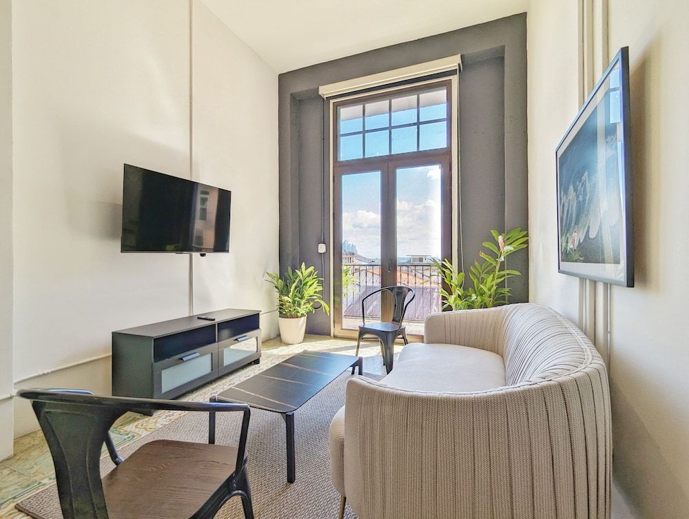 Apartment (2A)