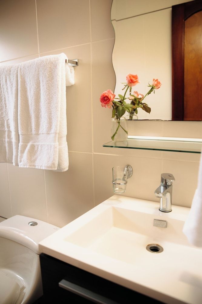 Hotel Rebequet Deluxe Room, 1 King Bed 10