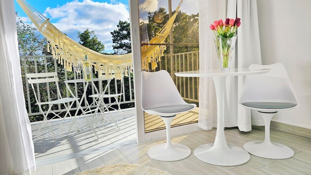 Casa Reina by Villa Alejandro Deluxe Suite, Kitchenette, Valley View 7