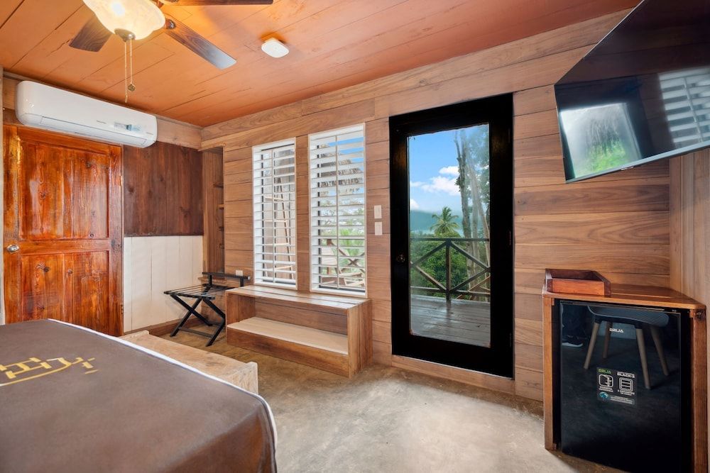 Central Hotel Bocas del Toro Alfa 4