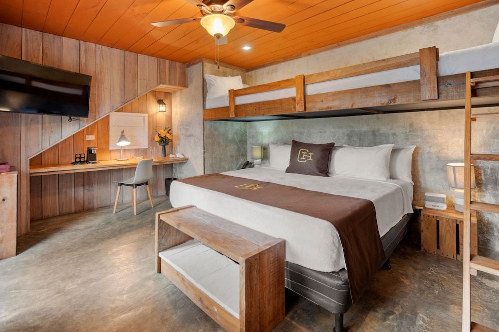 Central Hotel Bocas del Toro Alfa 2