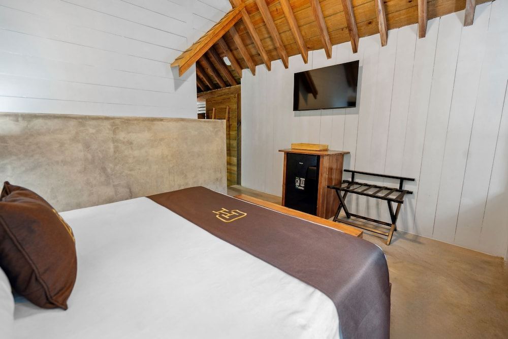 Central Hotel Bocas del Toro Gan Eden