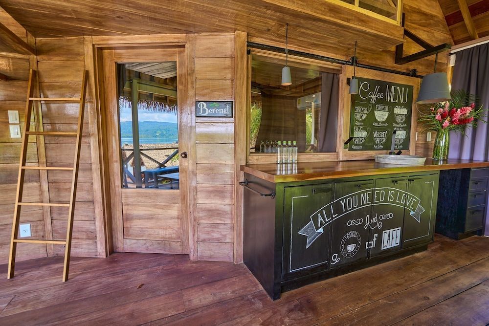 Central Hotel Bocas del Toro Bereshit 7