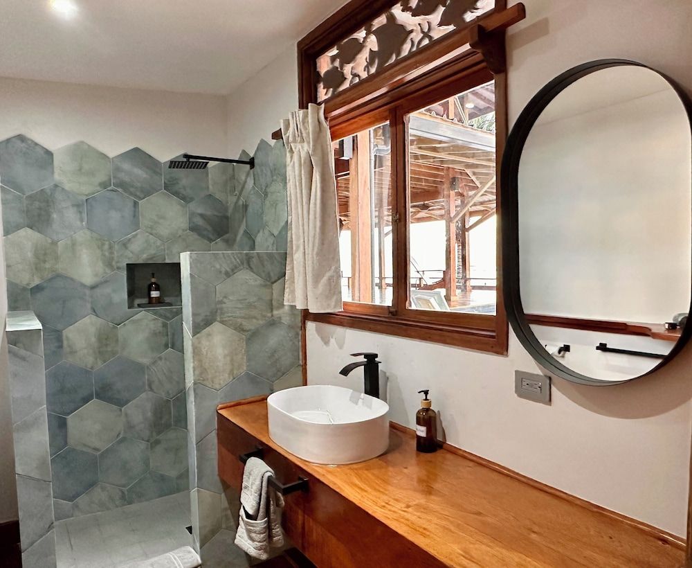 Bocas Beachfront Lodge Luxury Double Room, Beach View 6