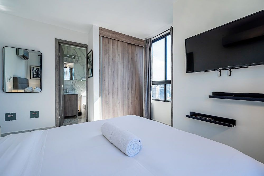 Apartment (22E)
