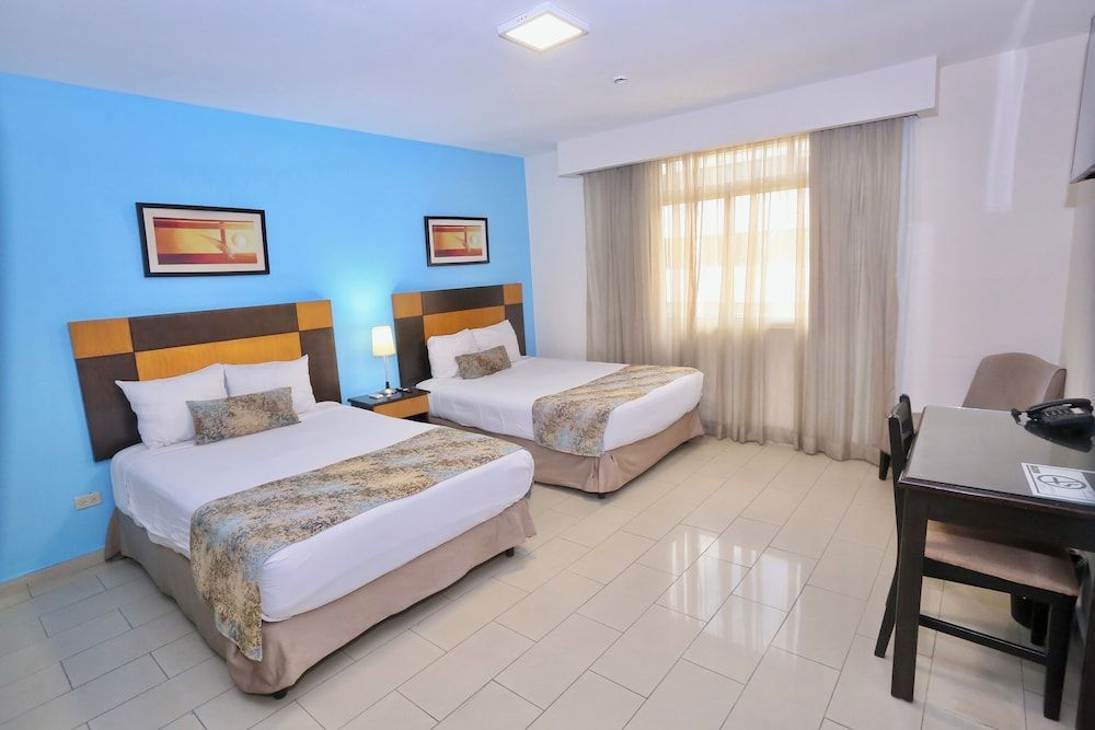 Metro Hotel Panama Premium Double Room, 2 Double Beds, Refrigerator 7