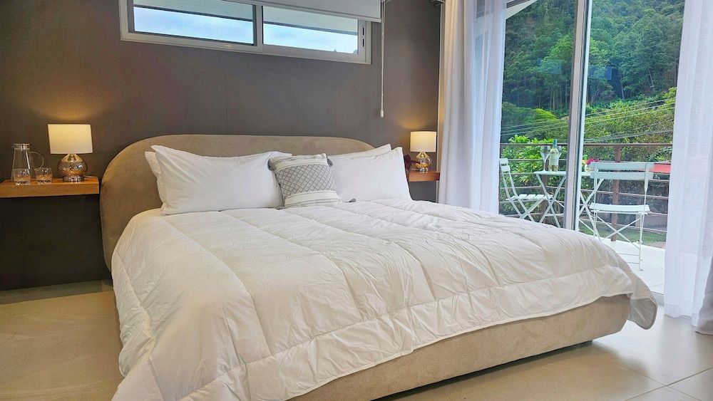 El Cielo by Villa Alejandro Panoramic Suite, Mountain View 2