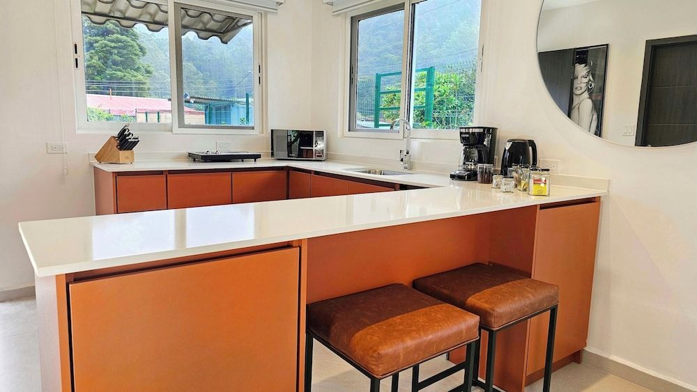 El Cielo by Villa Alejandro Deluxe Suite, 1 King Bed, Garden View 2