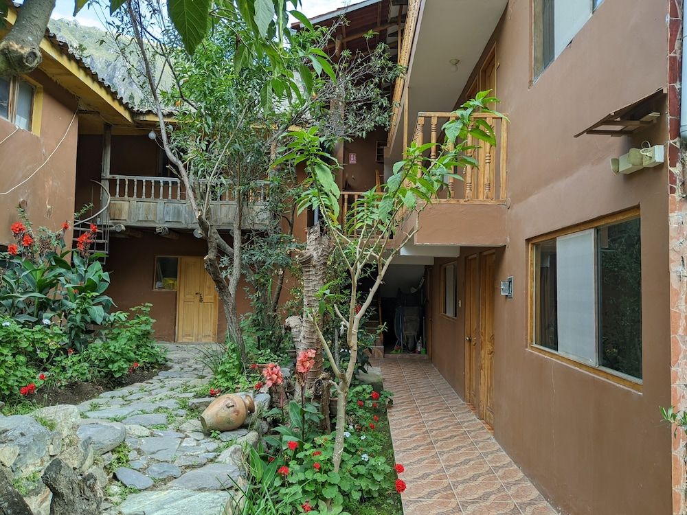 Full Moon Eco Lodge