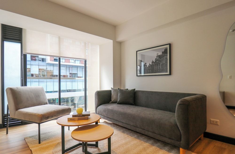 Apartment (409)