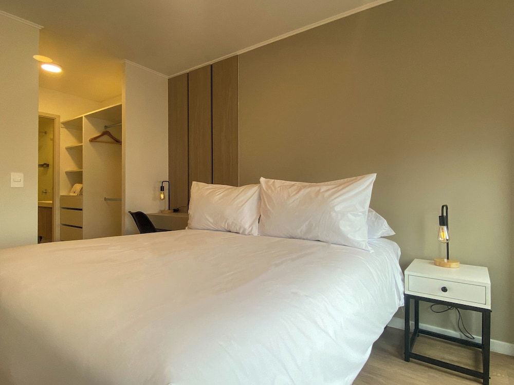 Apartment (902)