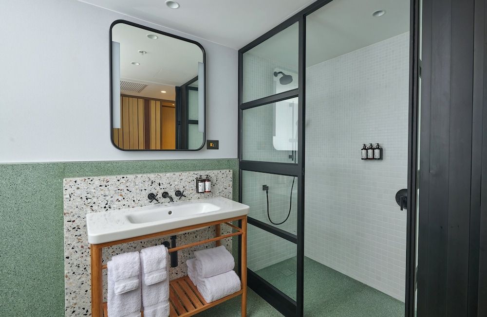 Standard Room, 2 Queen Beds (High Floor)