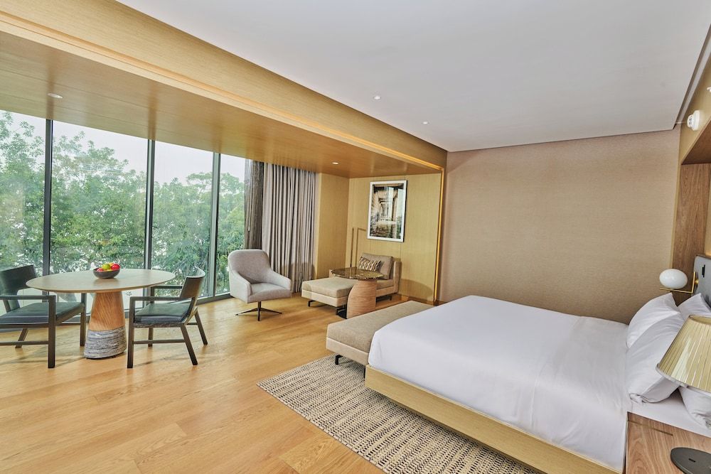 Junior Suite, 1 King Bed, Ocean View (Living Area)