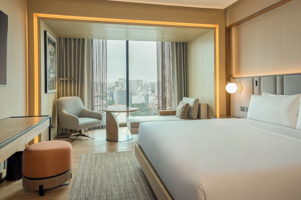 Classic Room, 1 King Bed (High Floor)