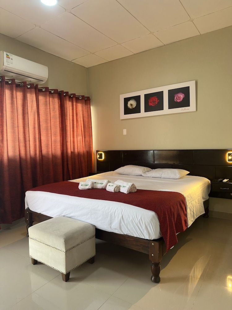 Room, 1 King Bed, Garden View