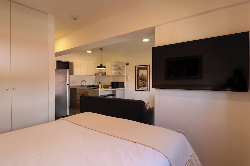 Apartment (504)