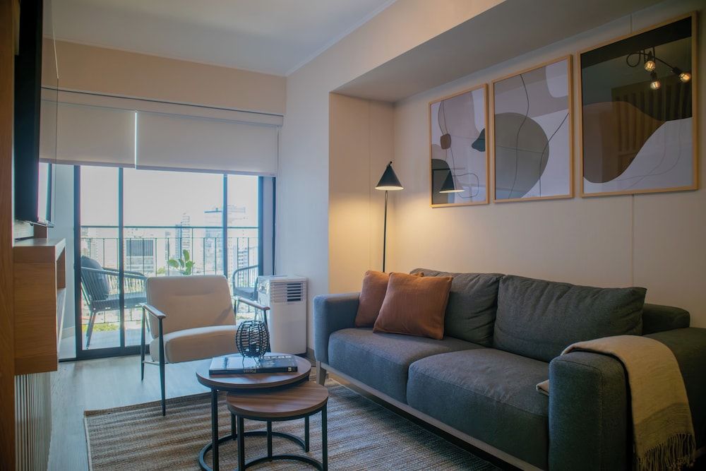 Apartment (1404)