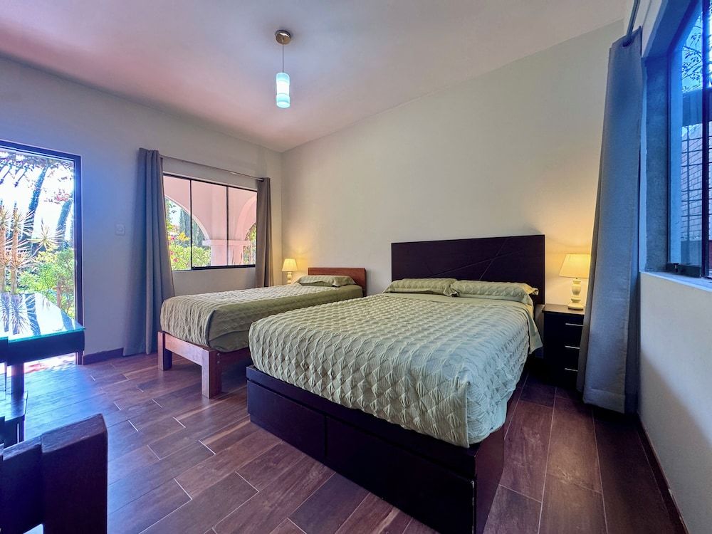 Senior Room, 1 Queen Bed, Accessible, Garden View