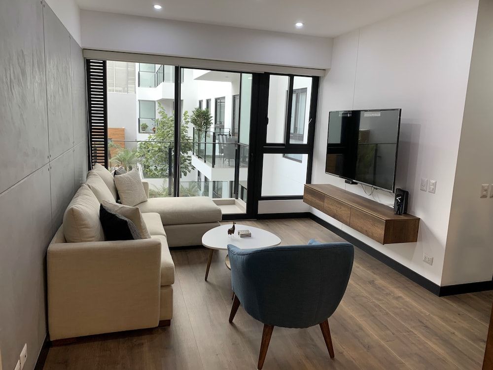 Business Apartment, 3 Bedrooms, Balcony, Courtyard View